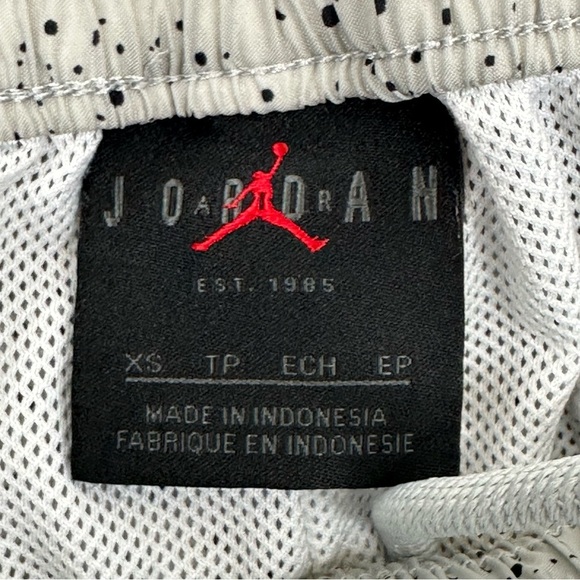 Nike Air Jordan Men’s size XS Gray Poolside Cement Training Shorts - Picture 9 of 13